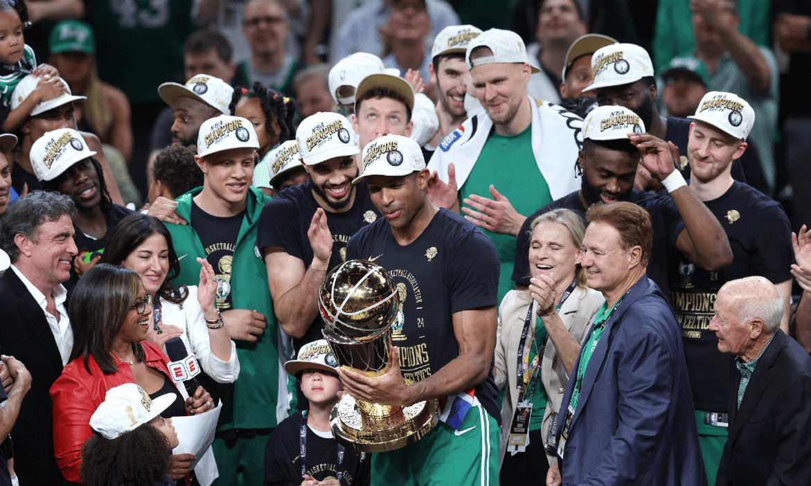 塔图姆关键节点问鼎冠军，中国队带队取胜！(塔图姆是哪年选秀)